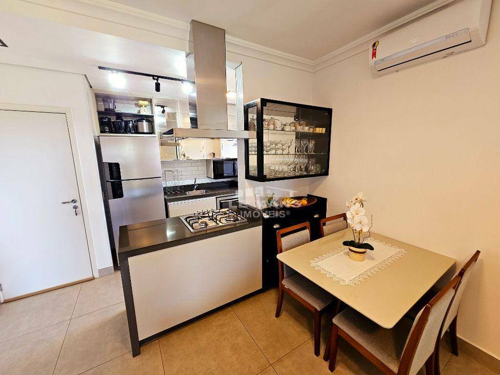 Apartamento à venda com 3 quartos, 72m² - Foto 2