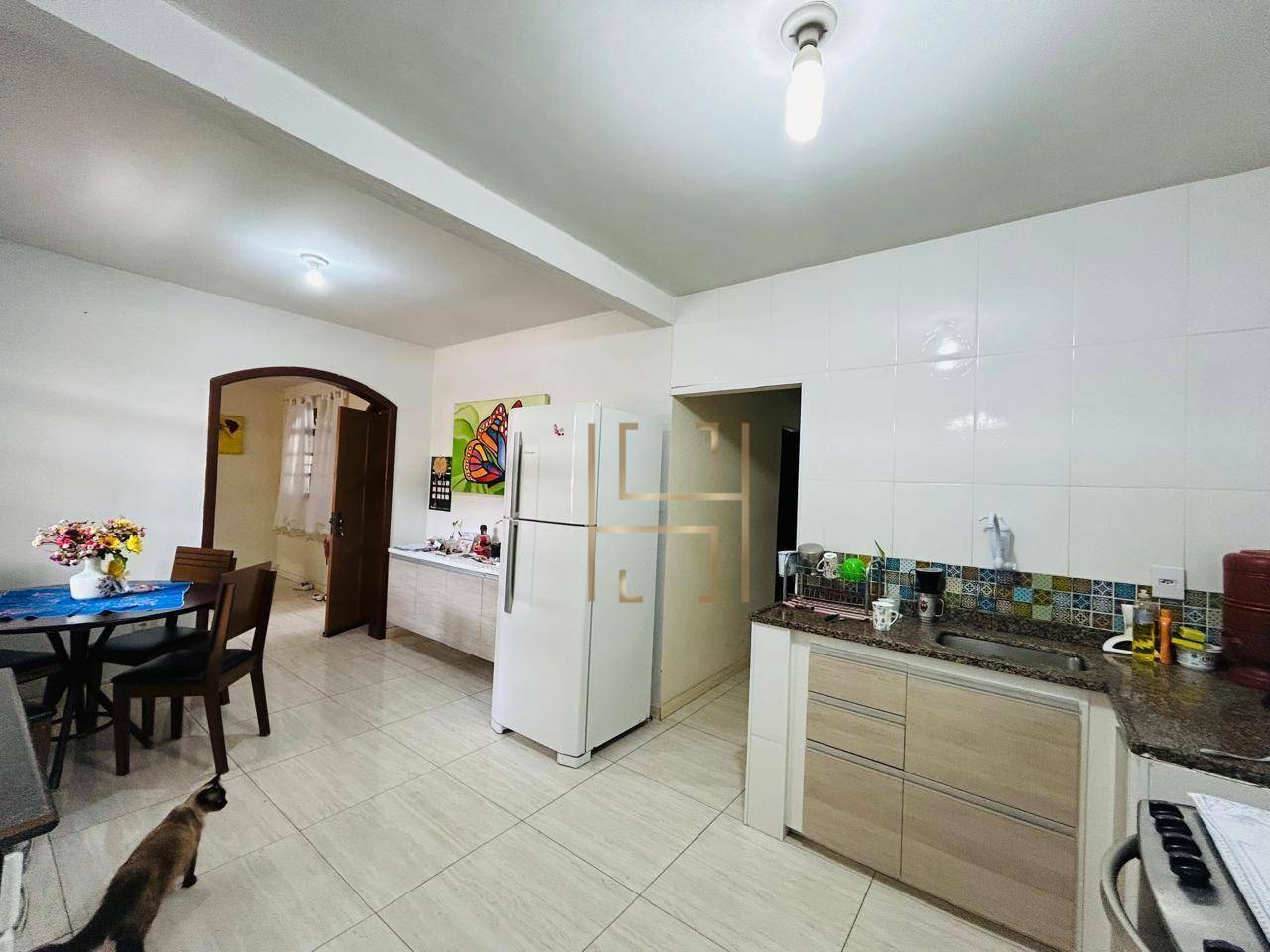 Casa à venda com 3 quartos, 253m² - Foto 8