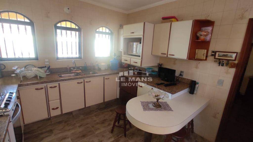 Casa à venda com 4 quartos, 196m² - Foto 26