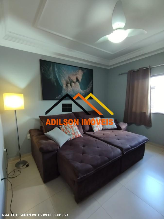 Casa à venda com 3 quartos, 250m² - Foto 2