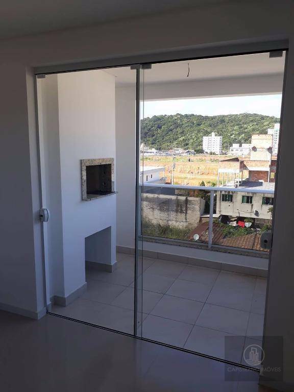 Apartamento à venda com 2 quartos, 80m² - Foto 7