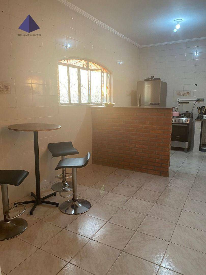 Casa à venda com 3 quartos, 300M2 - Foto 4