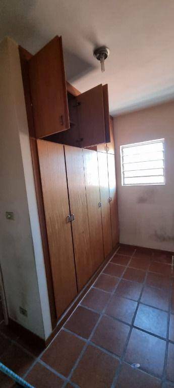 Sobrado para alugar com 4 quartos, 333m² - Foto 9