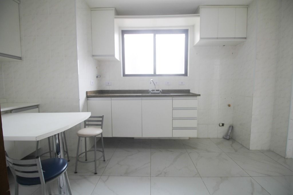 Apartamento para alugar com 2 quartos, 80m² - Foto 47