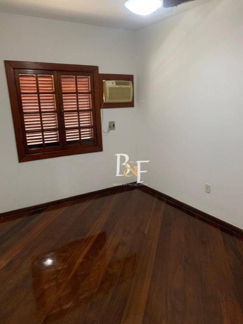 Casa de Condomínio para alugar com 3 quartos, 270m² - Foto 15