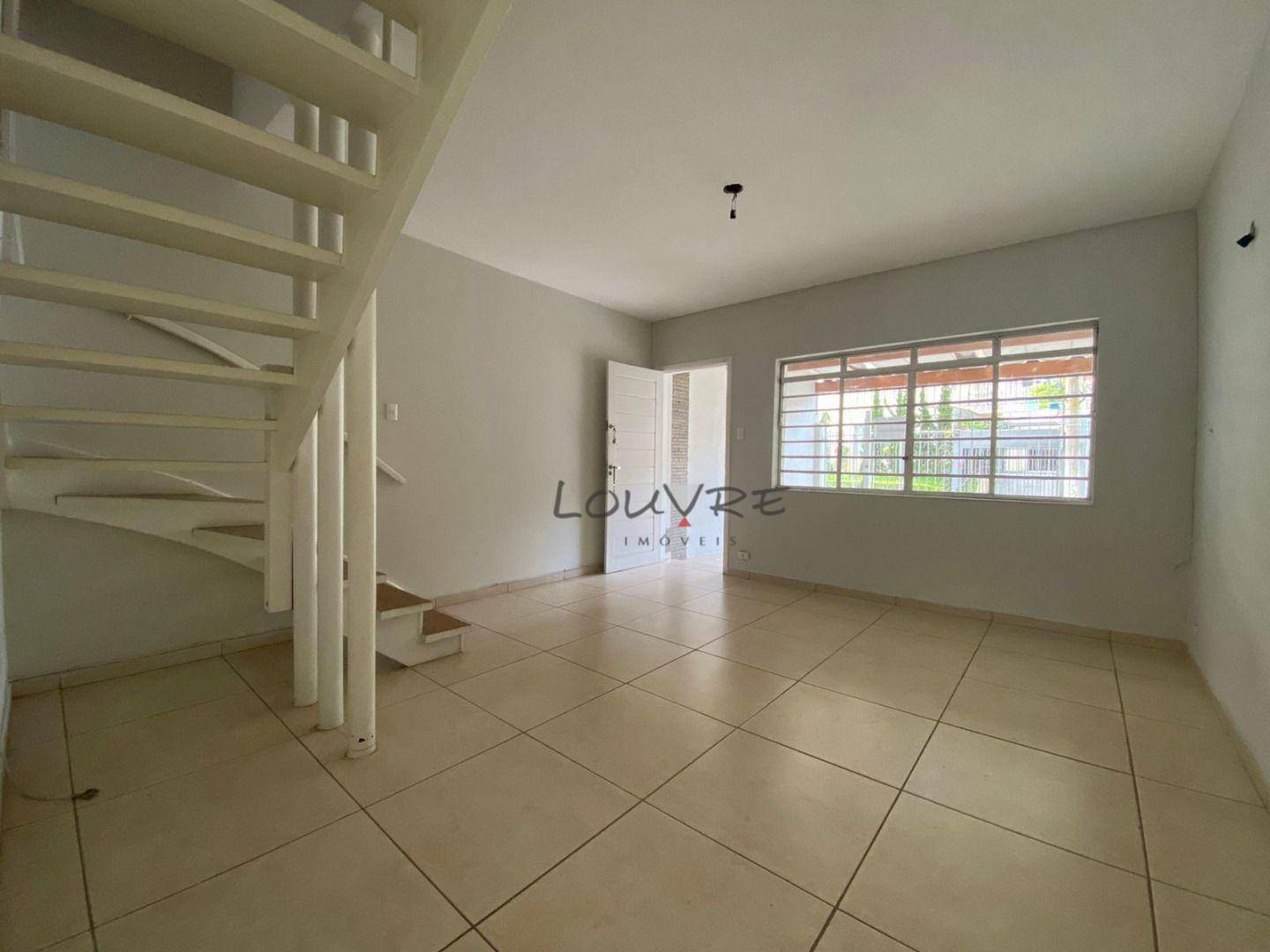 Casa para alugar com 2 quartos, 130m² - Foto 1