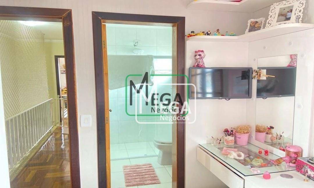 Casa à venda com 3 quartos, 240m² - Foto 19