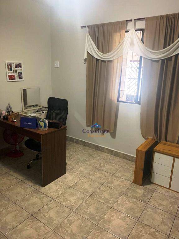 Casa de Condomínio à venda com 3 quartos, 300m² - Foto 3