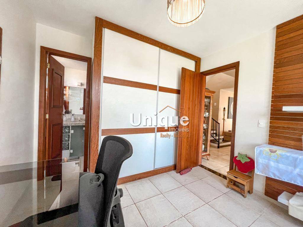 Casa de Condomínio à venda com 4 quartos, 220m² - Foto 21