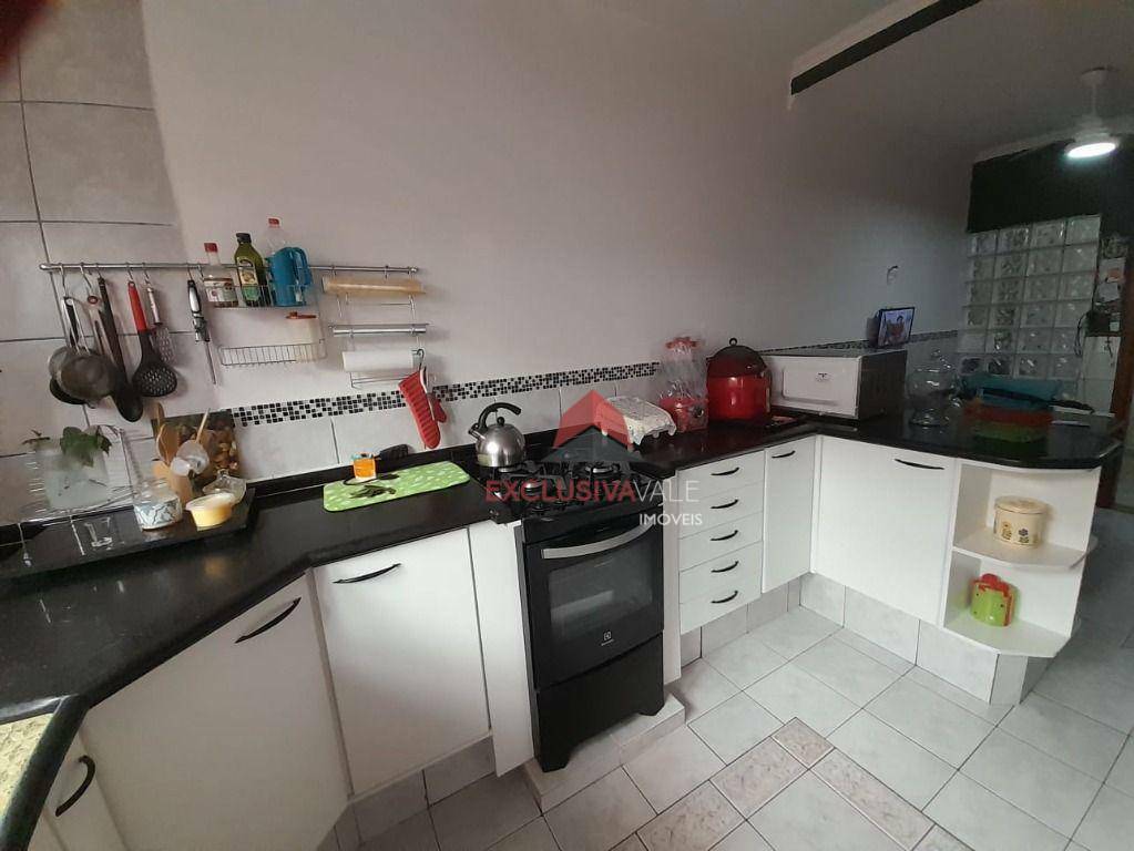Casa de Condomínio à venda com 4 quartos, 213m² - Foto 6