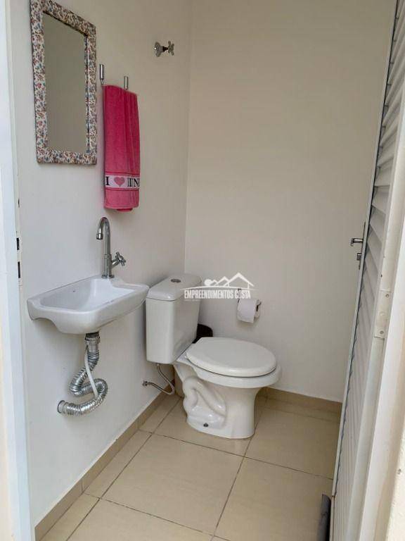 Casa à venda com 1 quarto, 50m² - Foto 2