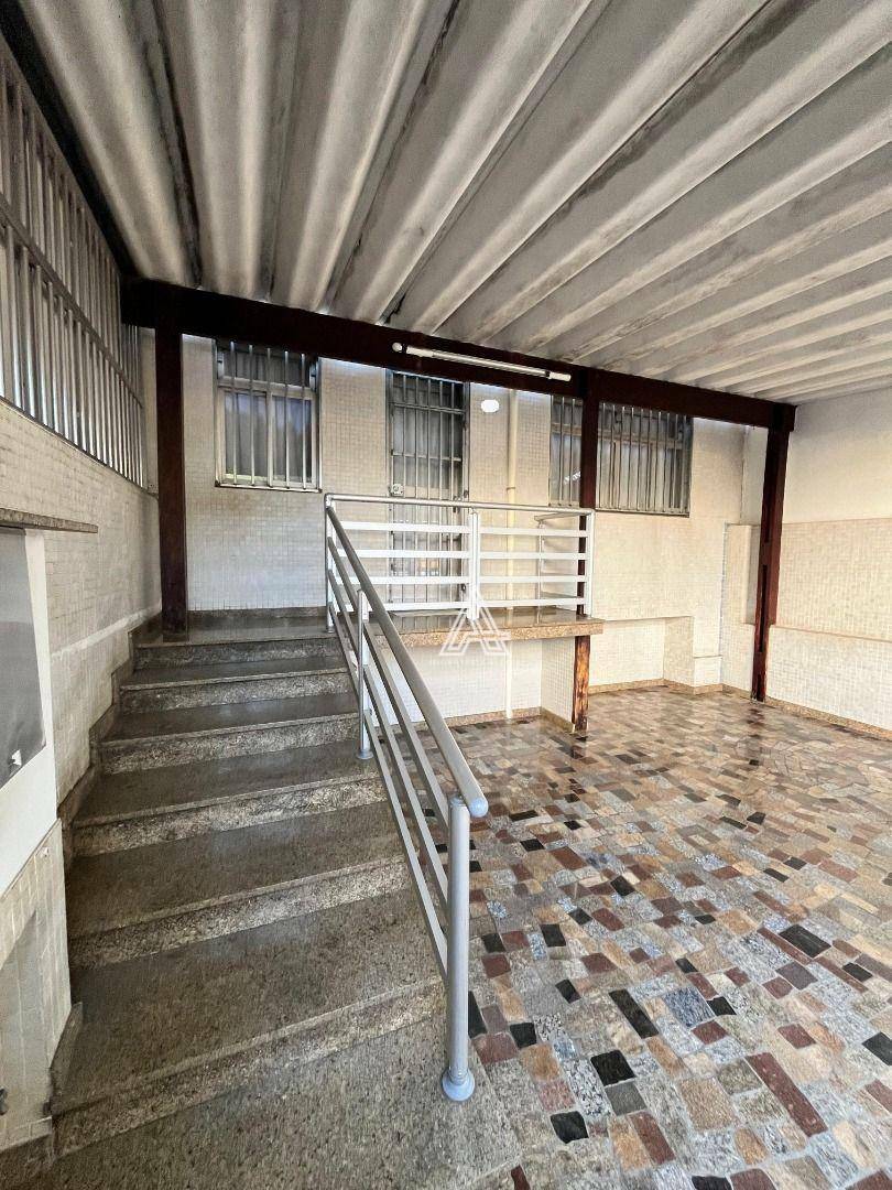 Sobrado à venda e aluguel com 3 quartos, 154m² - Foto 3