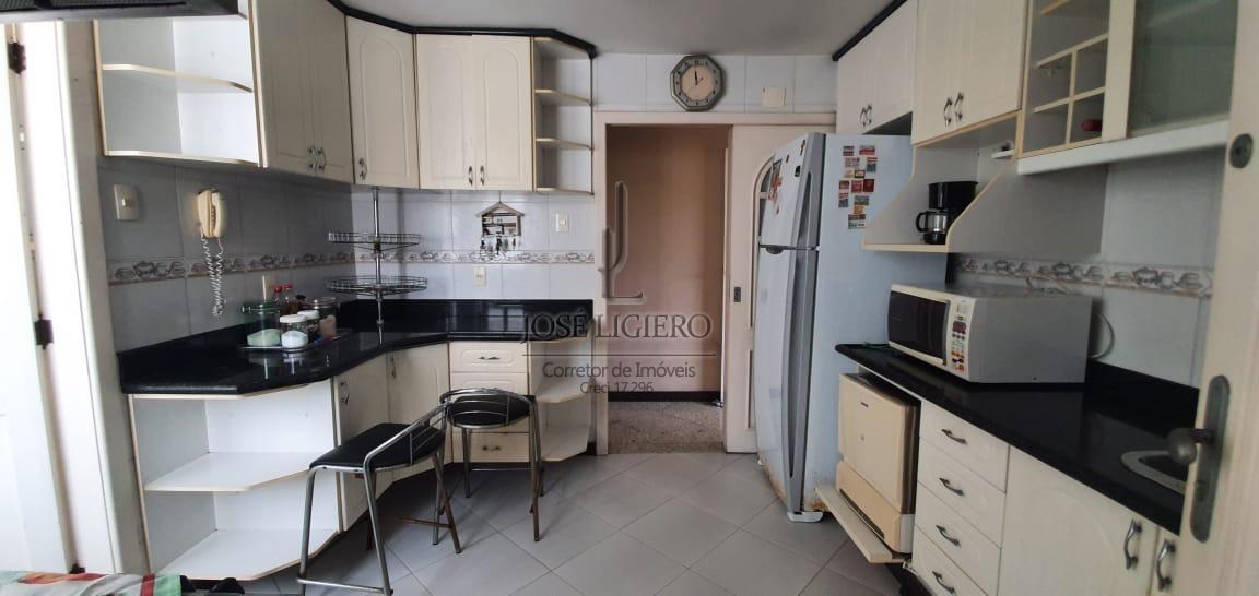 Apartamento à venda com 3 quartos, 146m² - Foto 20