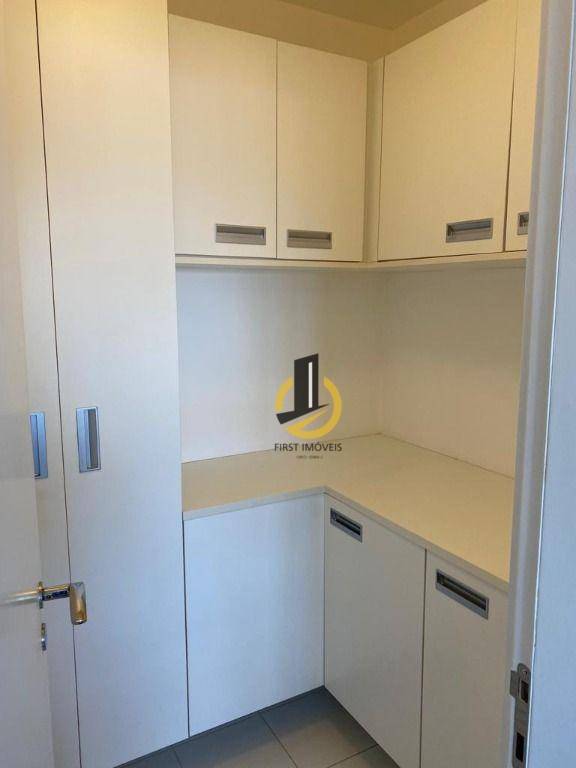 Apartamento à venda com 3 quartos, 213m² - Foto 13