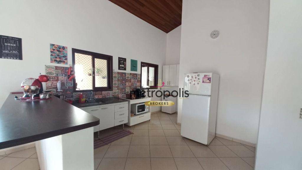 Casa à venda com 5 quartos, 290m² - Foto 11