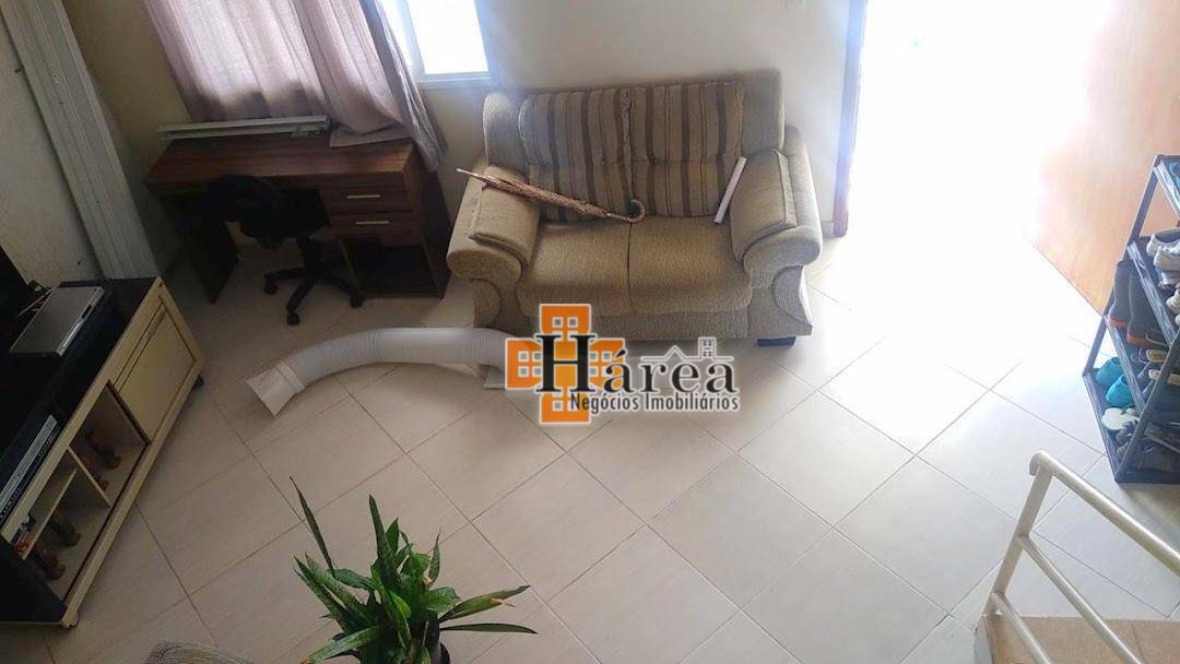 Sobrado à venda com 3 quartos, 180m² - Foto 1