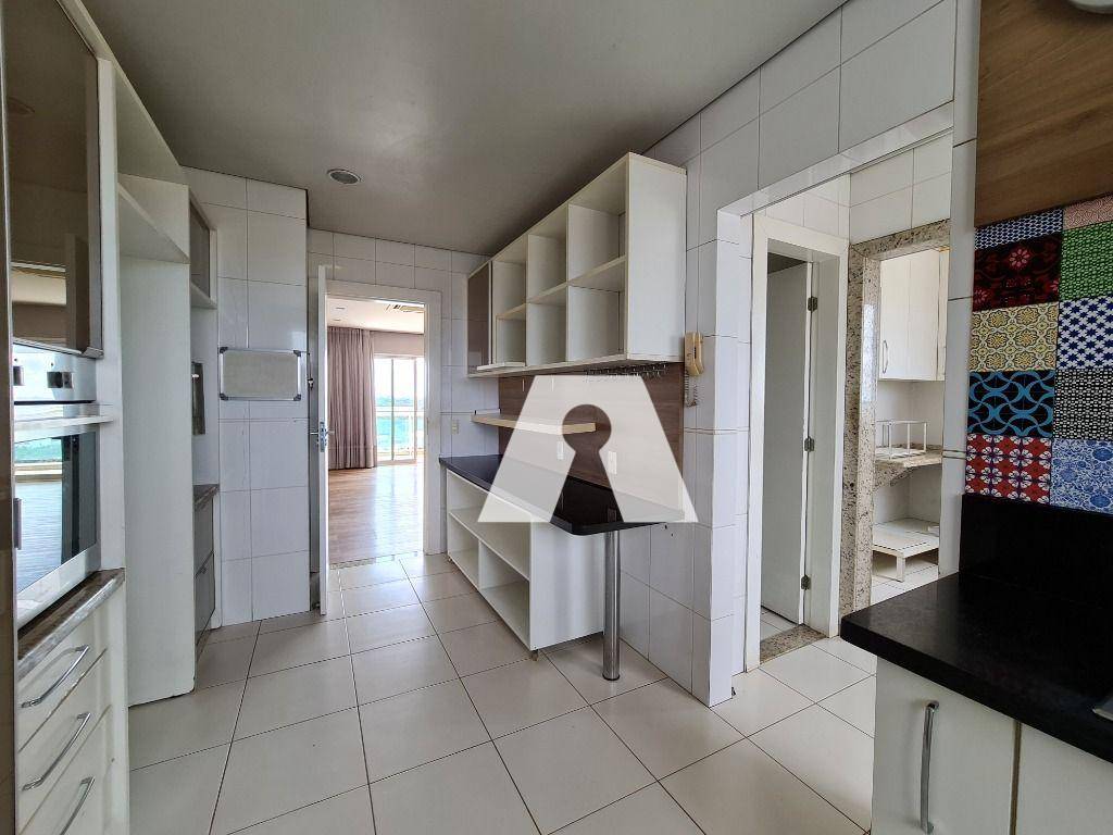 Apartamento para alugar com 3 quartos, 202m² - Foto 8