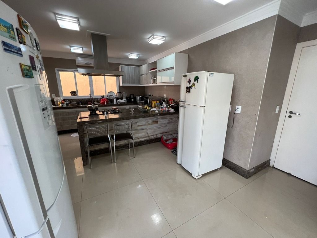 Casa de Condomínio à venda com 4 quartos, 330m² - Foto 51