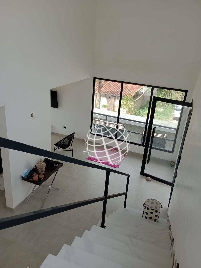 Casa à venda com 3 quartos, 192m² - Foto 4