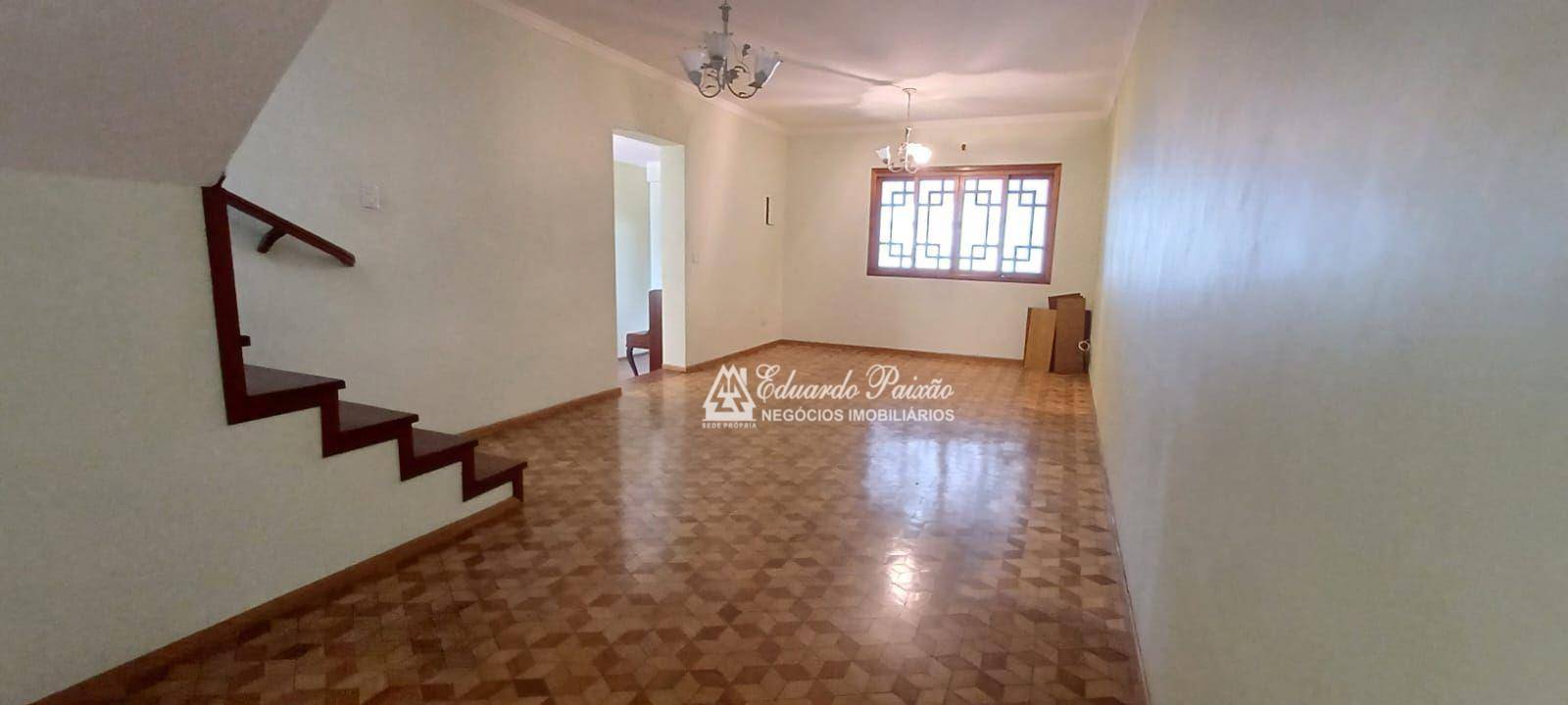 Sobrado à venda com 3 quartos, 239m² - Foto 1