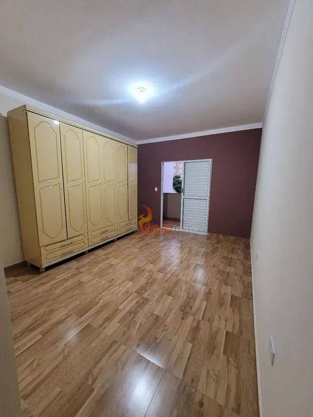 Sobrado à venda com 3 quartos, 160m² - Foto 5