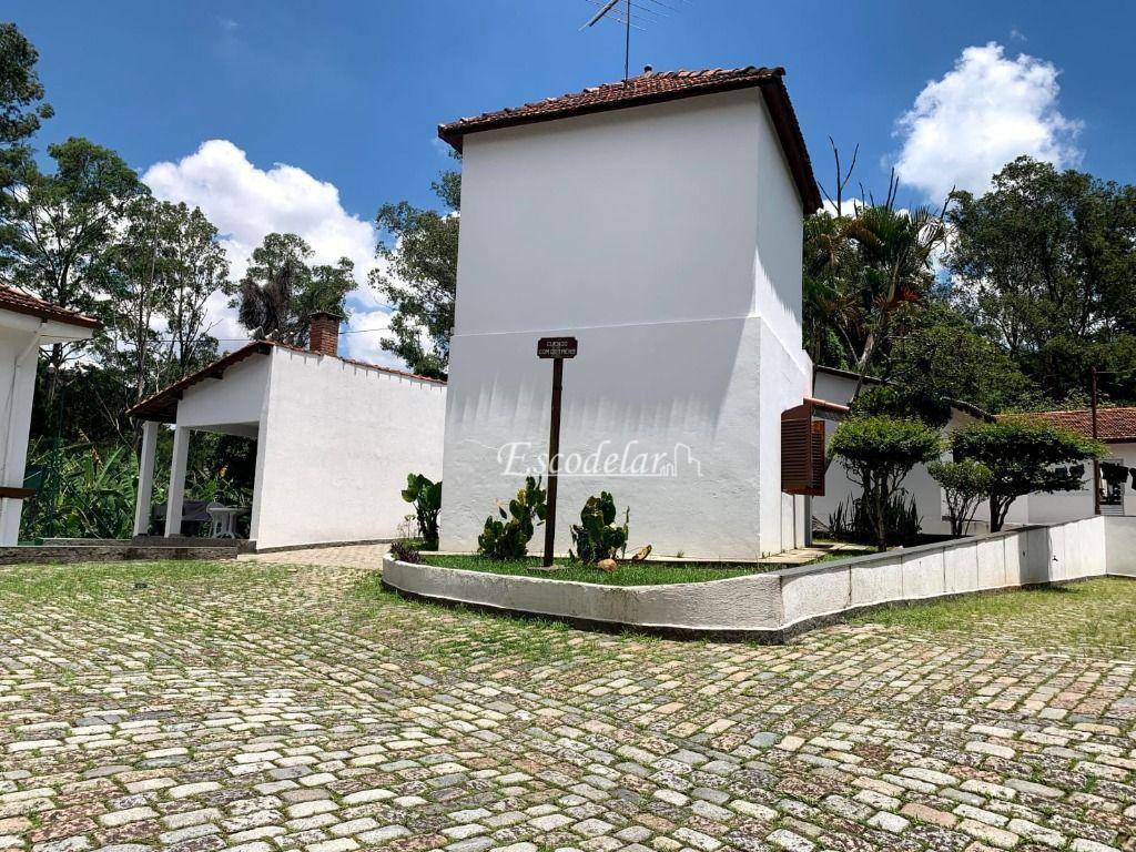 Casa à venda com 4 quartos, 1500m² - Foto 2