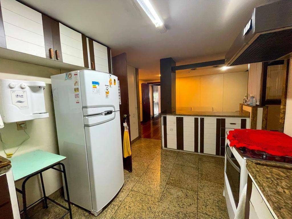 Apartamento à venda com 4 quartos, 480m² - Foto 8