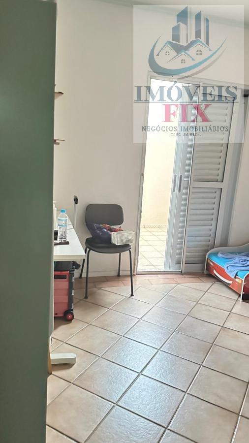 Casa à venda com 3 quartos, 291m² - Foto 17