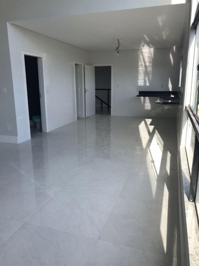 Casa à venda com 3 quartos, 330m² - Foto 4