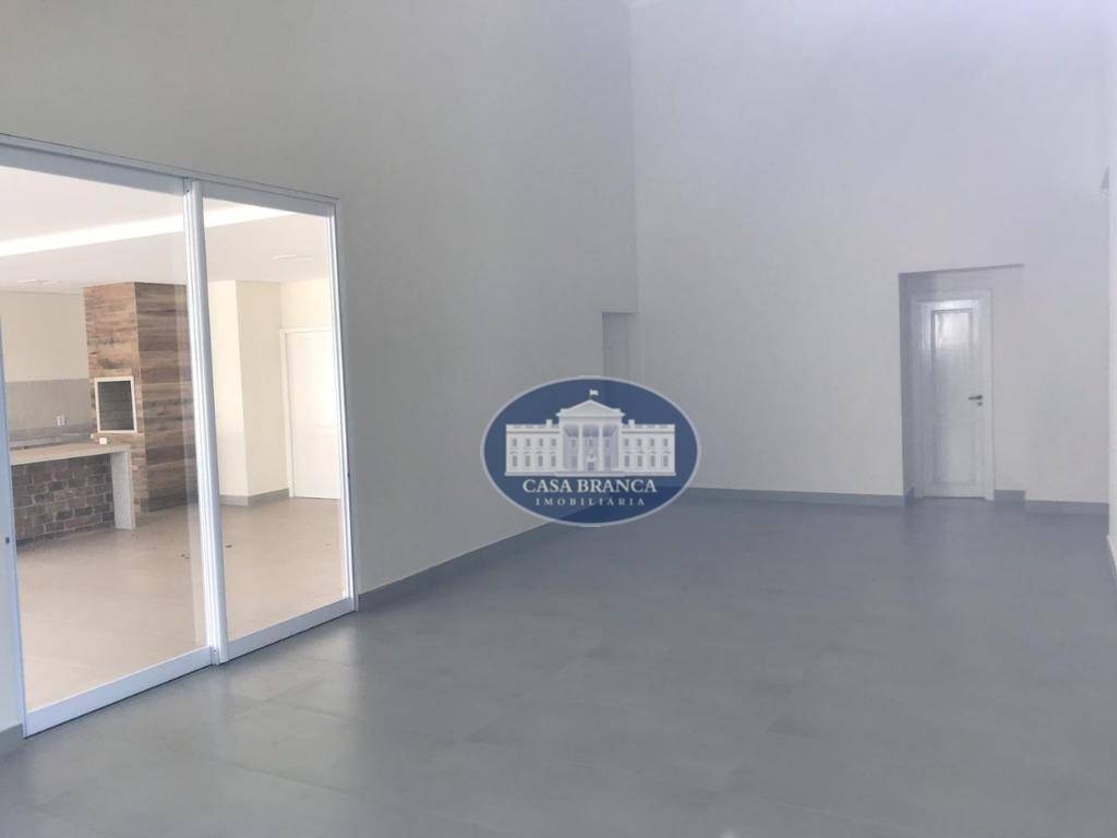 Casa de Condomínio para alugar com 3 quartos, 386m² - Foto 13