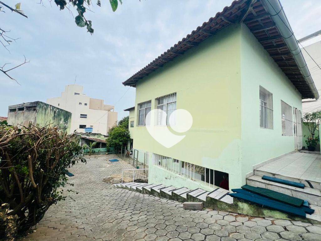 Casa à venda com 5 quartos, 387m² - Foto 2