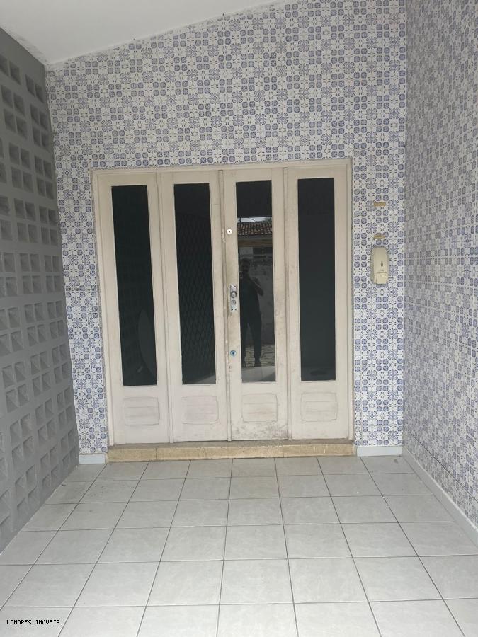 Casa à venda com 3 quartos, 360m² - Foto 2