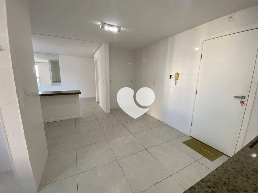 Apartamento à venda com 3 quartos, 115m² - Foto 4