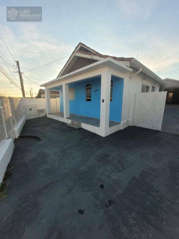 Casa para alugar com 3 quartos, 120m² - Foto 2