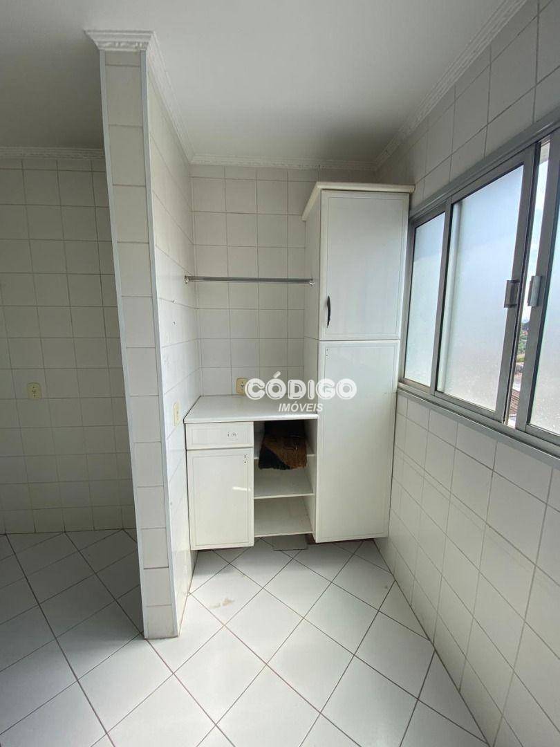 Apartamento à venda com 2 quartos, 64m² - Foto 12