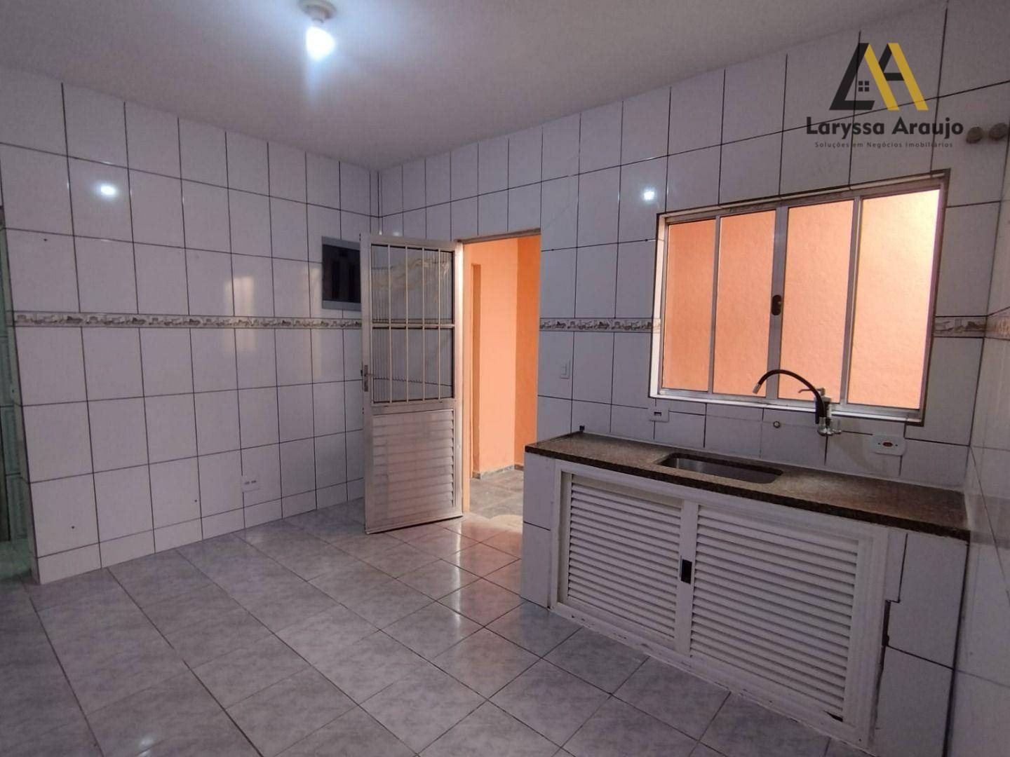 Casa à venda com 2 quartos, 60m² - Foto 8