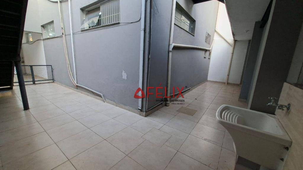 Casa para alugar com 1 quarto, 40m² - Foto 2