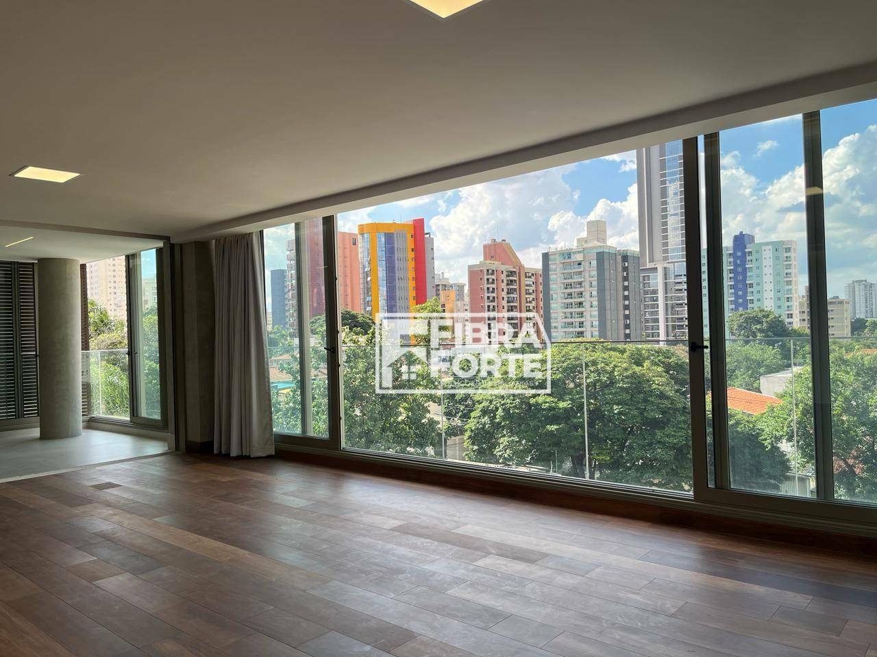 Apartamento à venda com 3 quartos, 257m² - Foto 1