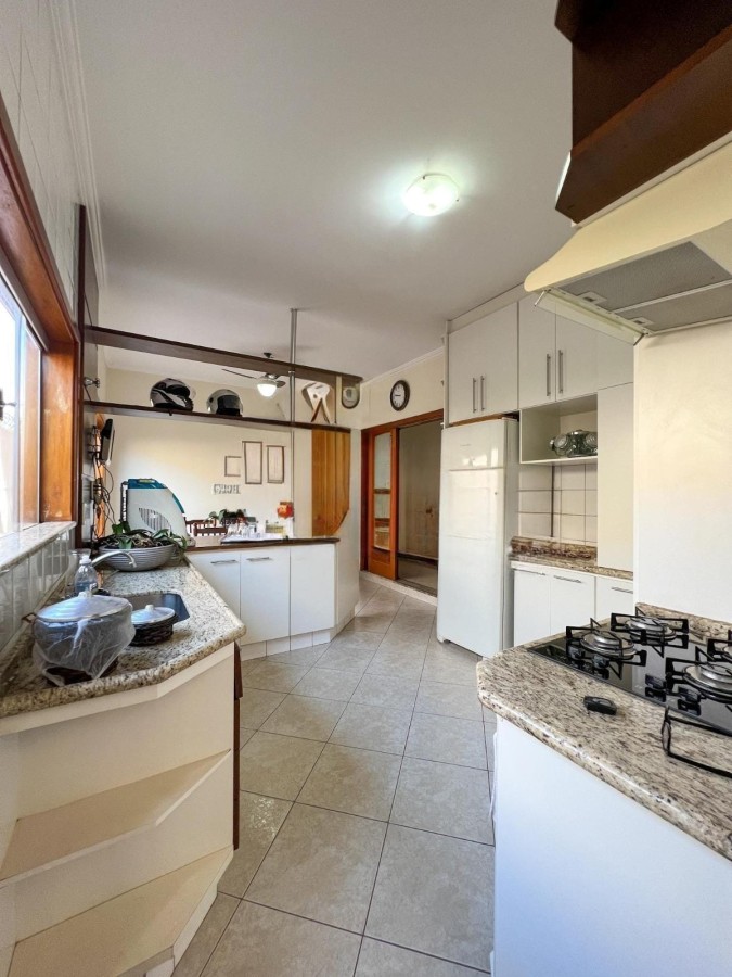 Casa à venda com 3 quartos, 540m² - Foto 7