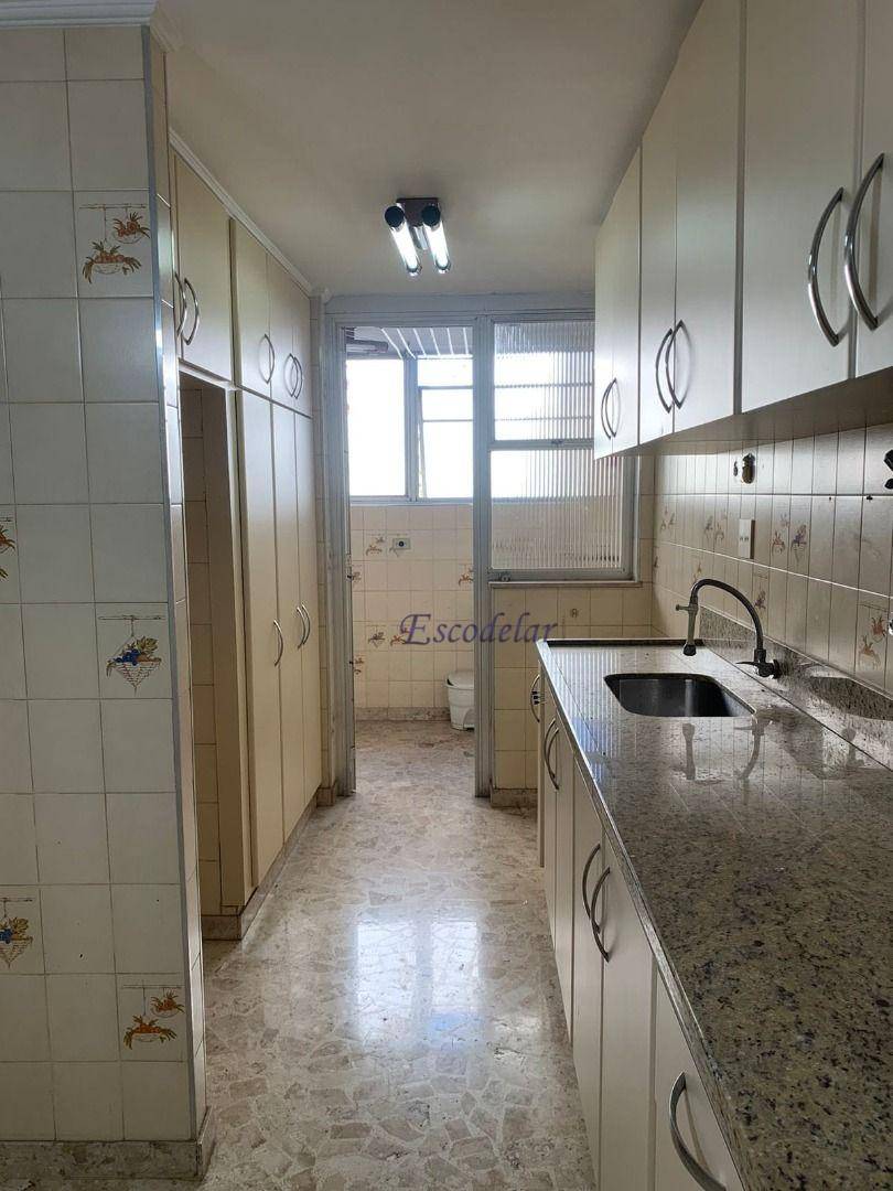 Apartamento à venda com 3 quartos, 180m² - Foto 12