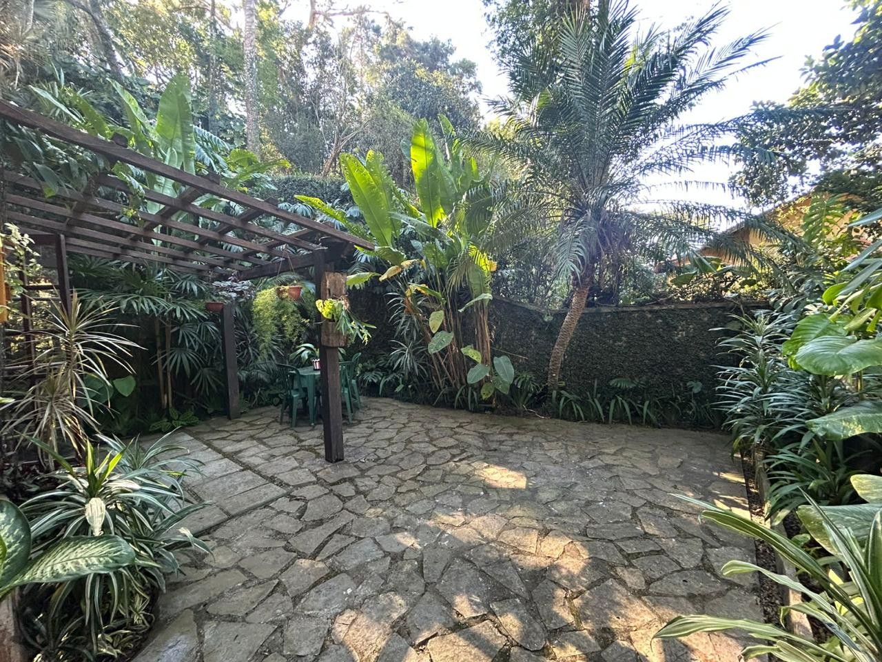 Casa para alugar com 4 quartos, 300m² - Foto 33