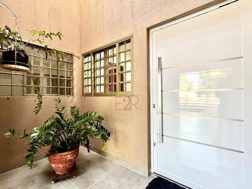 Casa à venda com 5 quartos, 138m² - Foto 4