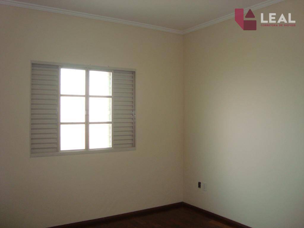 Casa à venda com 4 quartos, 334m² - Foto 15