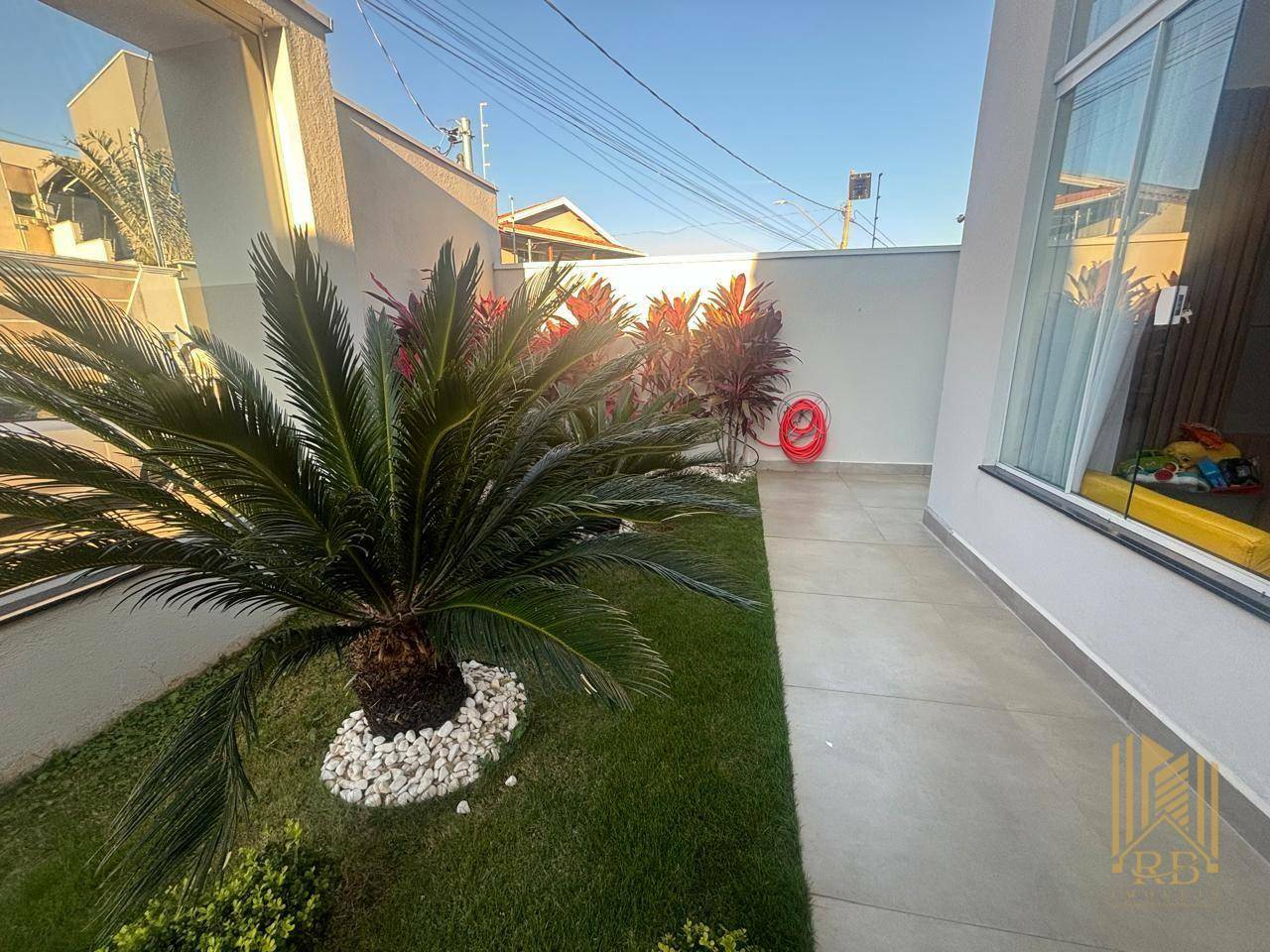 Casa à venda com 3 quartos, 320m² - Foto 3