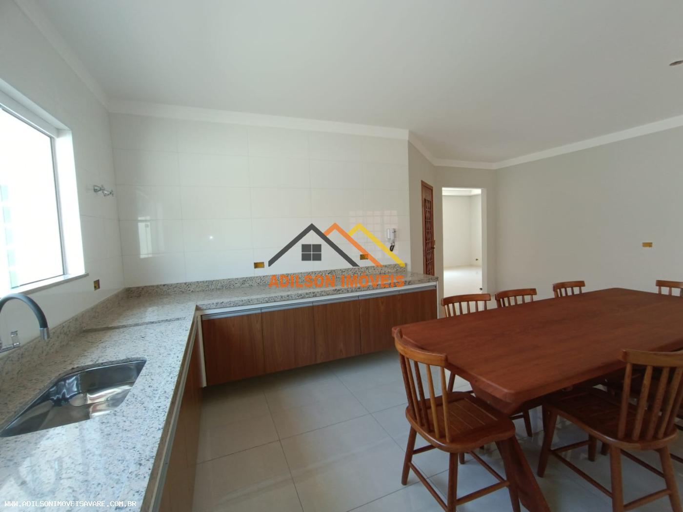 Casa à venda com 3 quartos, 300m² - Foto 8