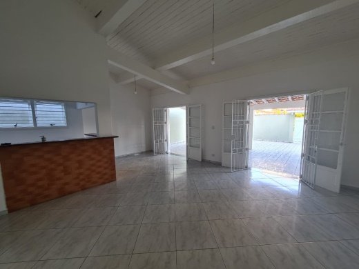 Casa à venda com 4 quartos, 210m² - Foto 5