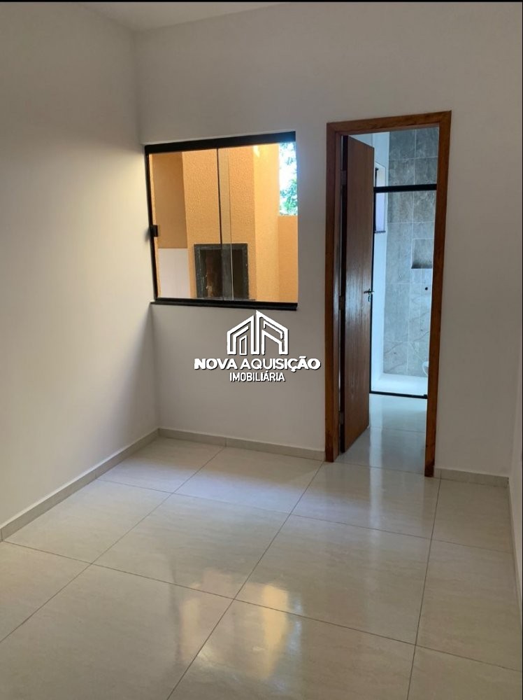 Casa à venda com 2 quartos, 56m² - Foto 4