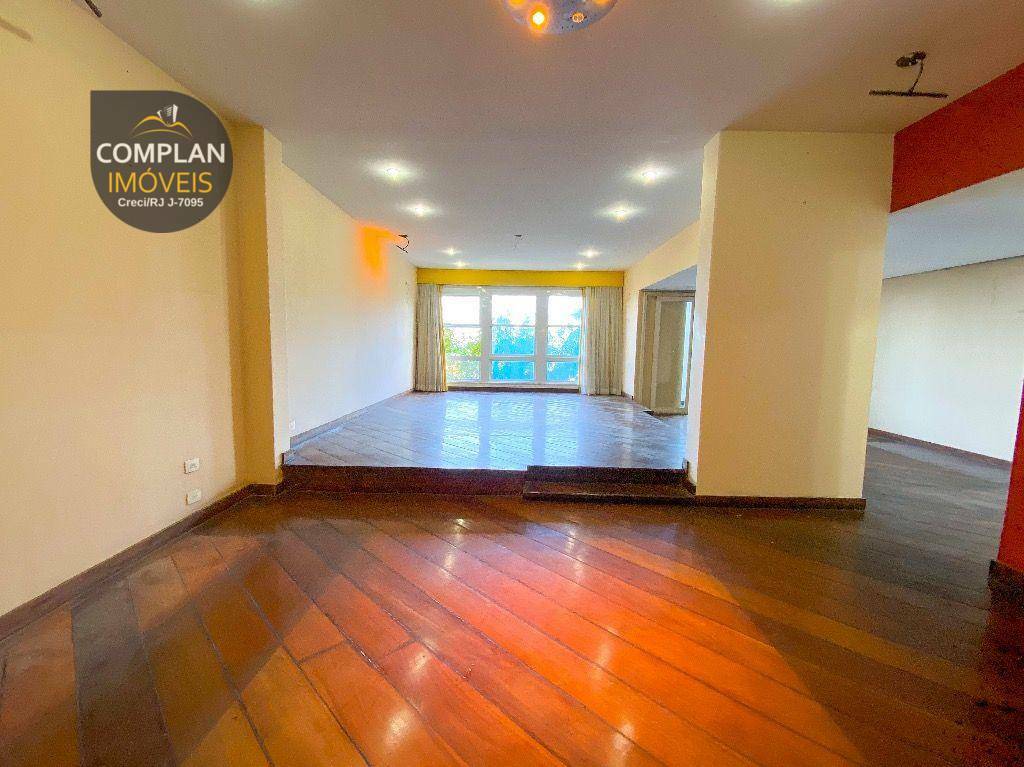 Apartamento à venda com 3 quartos, 151m² - Foto 2