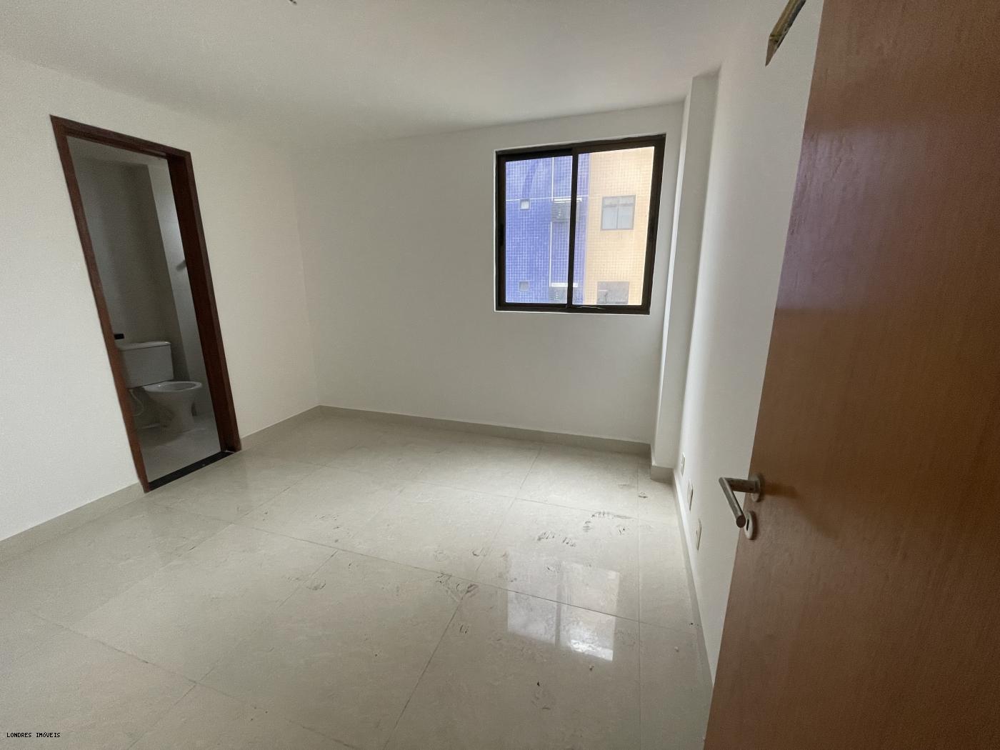 Apartamento à venda com 4 quartos, 158m² - Foto 9