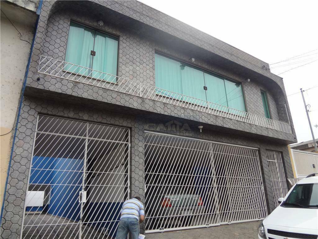 Sobrado à venda com 5 quartos, 300m² - Foto 1